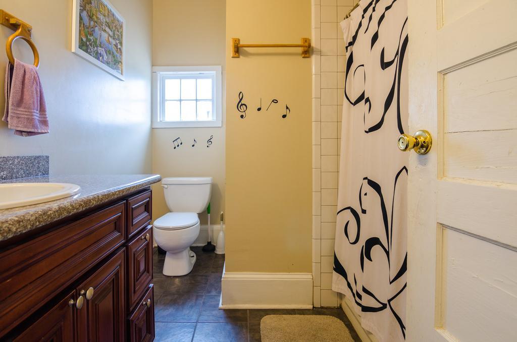 The Atlas House Hostel New Orleans Room photo